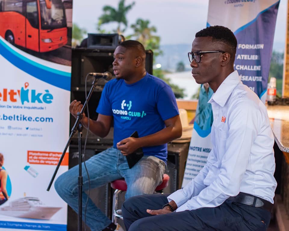 Carrefour, premier pas d’un mouvement national Carrefour, premier pas d’un mouvement national