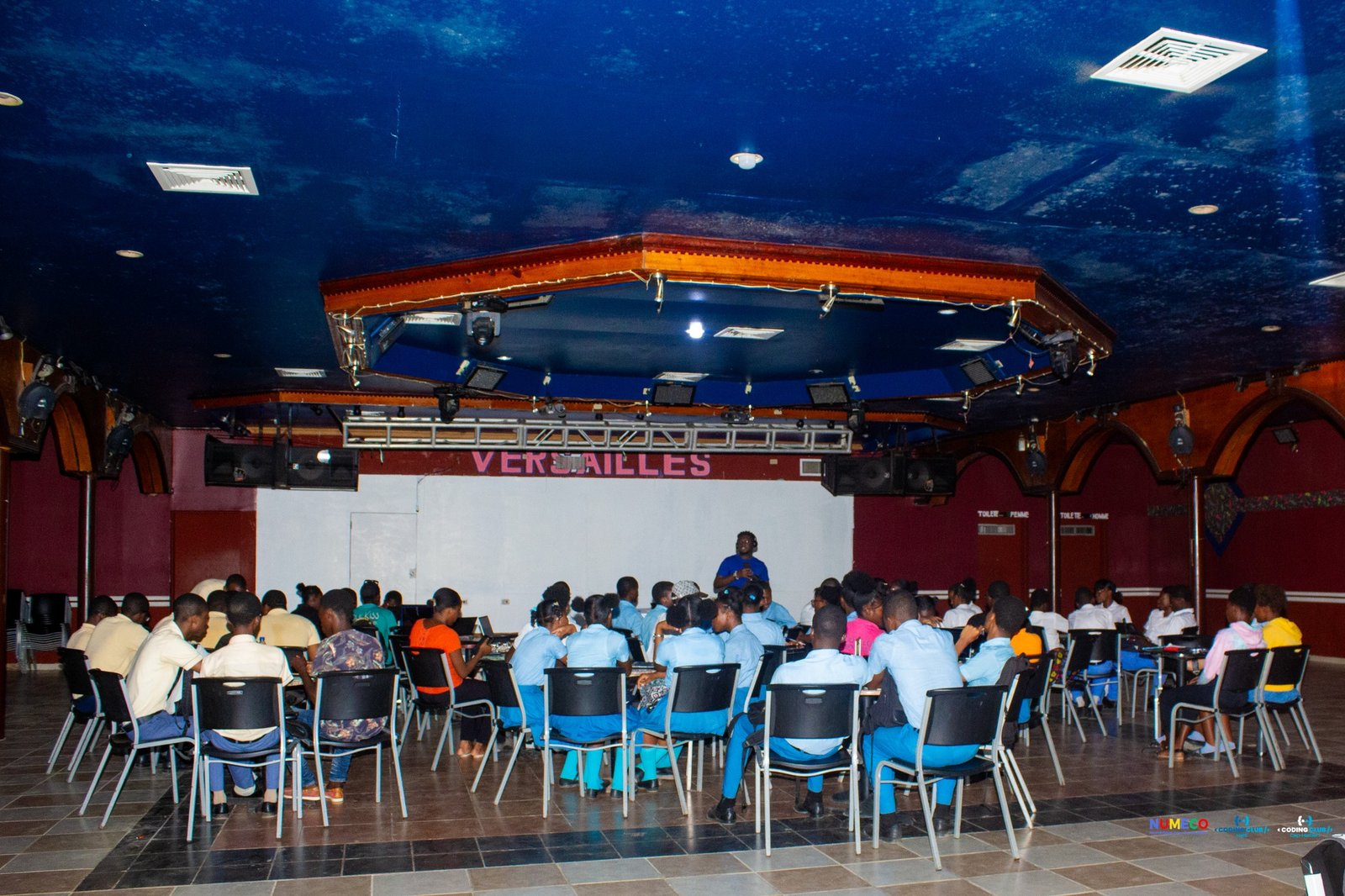 FORMATION SPÉCIALE POUR LES ÉCOLIERS